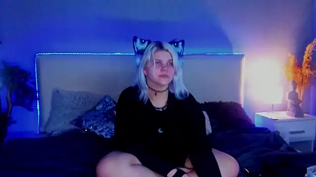 JoannLowe online show from March 22, 2025, 11:53 pm