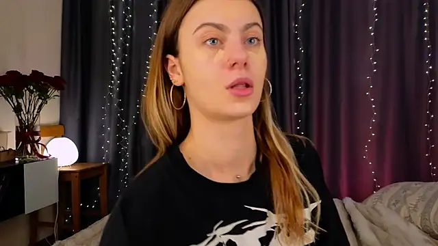 Snapshot of tomorrows_day chatting on February 25, 2026, 6:35 am tomorrows day online show from February 25, 2026, 6:35 am