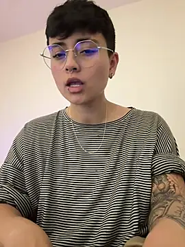 Ashley Chriss online show from February 21, 2025, 1:44 am