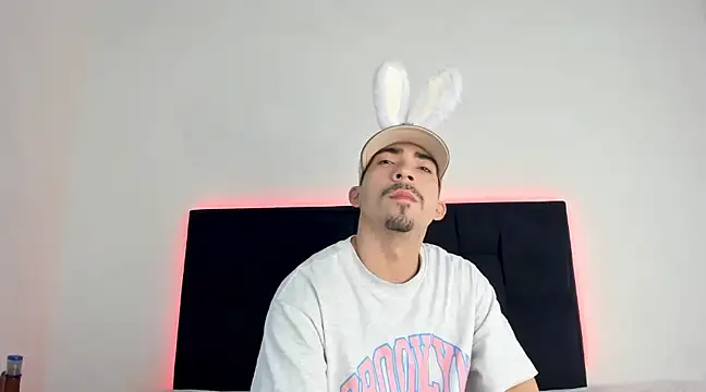 Dalejandr0 online show from February 12, 2025, 2:35 am