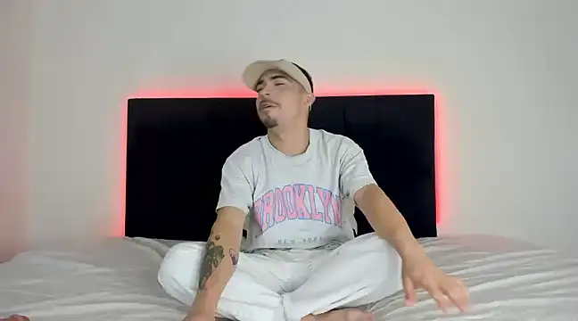 Dalejandr0 online show from February 11, 2025, 2:35 am