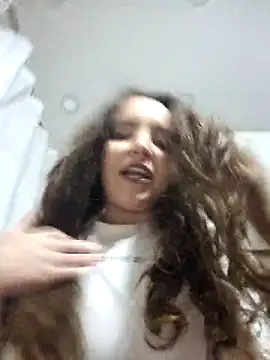 LineaDemie online show from October 17, 2025, 6:21 pm