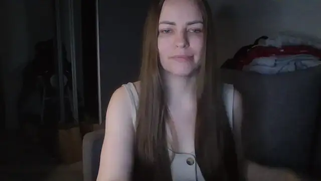 AnnaDiamond1 online show from April 10, 2026, 9:44 pm