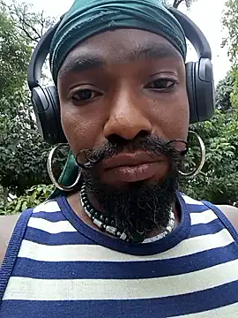 Siriss boyrag online show from September 8, 2025, 7:02 pm