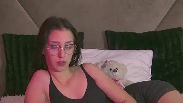 AishaHummer online show from November 11, 2025, 8:36 pm