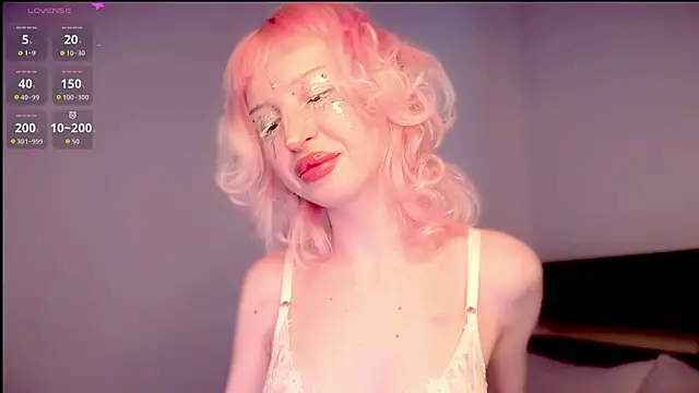 LinaEvans online show from February 3, 2026, 6:02 pm