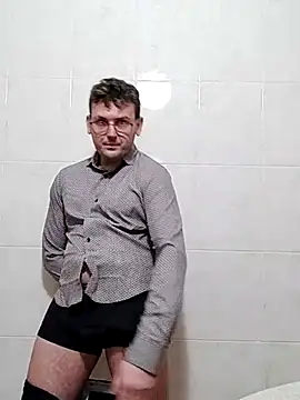 Snapshot of TheKing966 chatting on February 23, 2025, 3:24 am TheKing966 online show from February 23, 2025, 3:24 am