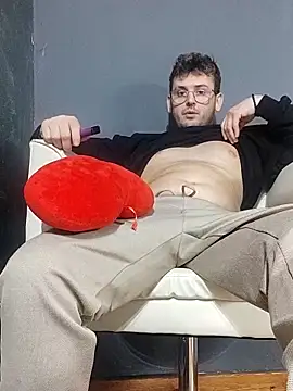 Snapshot of TheKing966 chatting on February 26, 2025, 2:49 pm TheKing966 online show from February 26, 2025, 2:49 pm