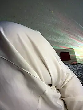 Evelinia online show from September 11, 2025, 12:49 pm