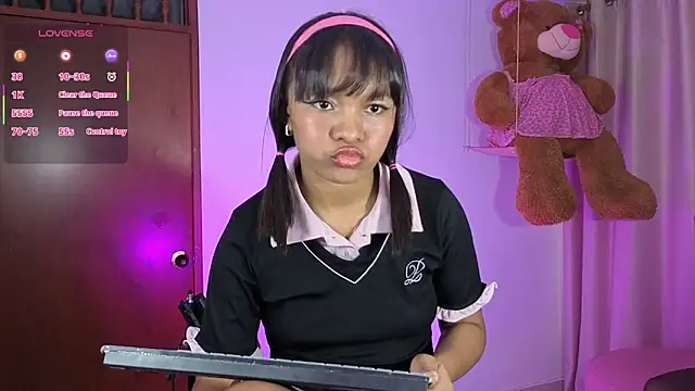 KaattySweet  online show from April 17, 2026, 7:38 pm