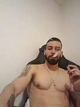 Snapshot of prince-roludo chatting on December 21, 2024, 11:44 am prince-roludo online show from December 21, 2024, 11:44 am