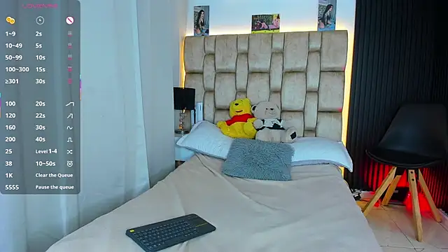 little sophie18 online show from February 21, 2026, 8:11 pm