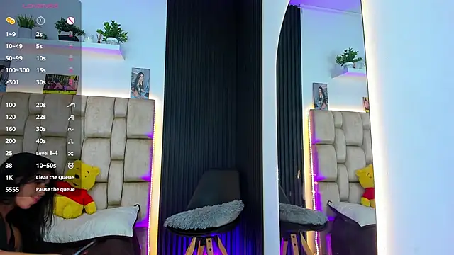 little sophie18 online show from November 13, 2025, 8:02 pm