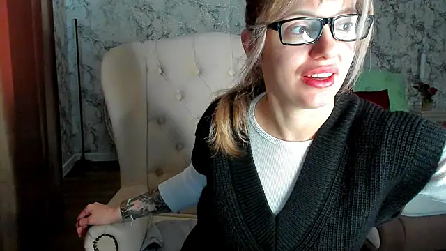 foxy blond online show from March 20, 2026, 12:33 am