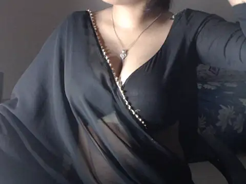 Snapshot of DevilErin chatting on October 17, 2025, 8:32 pm DevilErin online show from October 17, 2025, 8:32 pm