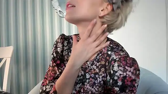 SakuFox online show from March 17, 2025, 6:42 pm