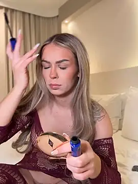 Snapshot of HotBella- chatting on February 15, 2026, 6:07 pm HotBella- online show from February 15, 2026, 6:07 pm