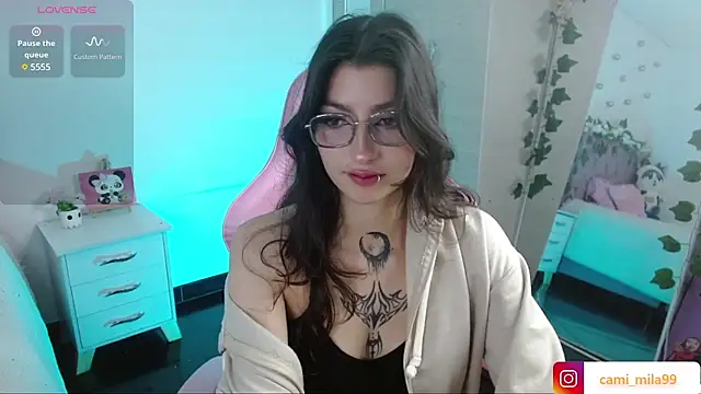 cami mila9 online show from January 8, 2025, 4:02 am