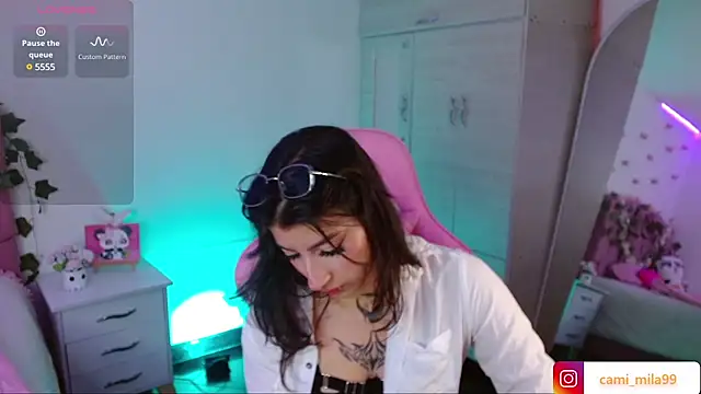 cami mila9 online show from December 14, 2024, 7:51 am