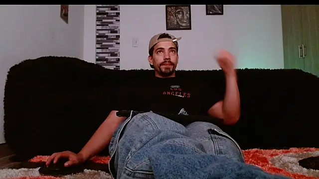 Ian Daviz online show from December 15, 2025, 2:23 pm