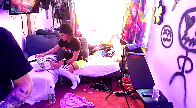 KRYZTALYNXXX online show from February 23, 2025, 4:35 pm