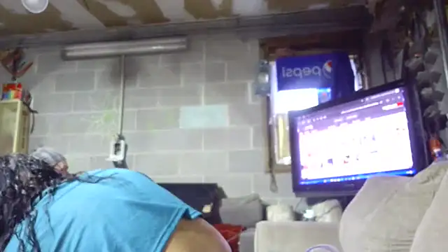 KRYZTALYNXXX online show from September 10, 2025, 2:49 pm