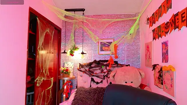 meghan nill online show from October 28, 2025, 2:56 am