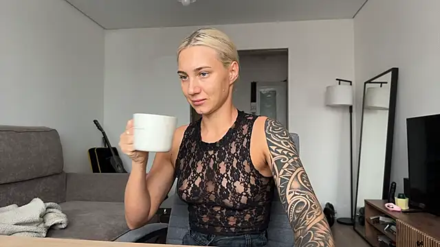 AnneBall online show from November 29, 2025, 10:04 am