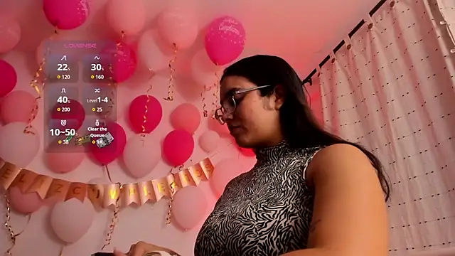 VeronicaGilss online show from May 10, 2026, 12:14 am
