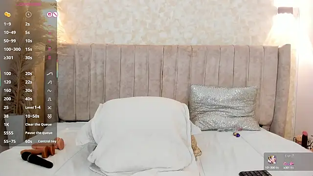 Snapshot of mia_lourence chatting on October 6, 2025, 12:17 pm mia lourence online show from October 6, 2025, 12:17 pm