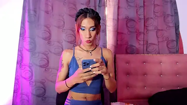 khandyzBlum online show from March 8, 2026, 6:33 pm