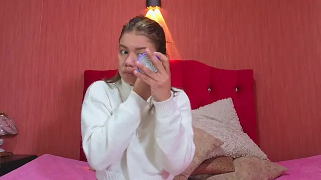 Snapshot of Gissel_Angel chatting on September 9, 2025, 8:18 pm Gissel Angel online show from September 9, 2025, 8:18 pm