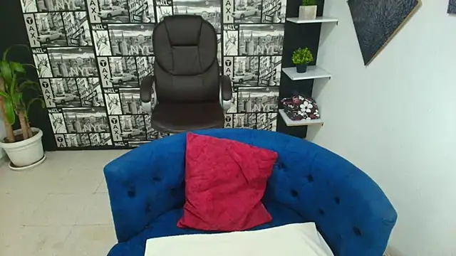 Snapshot of Gissel_Angel chatting on October 13, 2025, 8:32 pm Gissel Angel online show from October 13, 2025, 8:32 pm