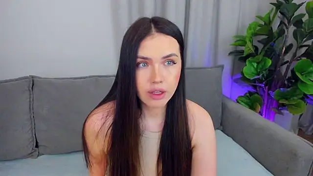 Snapshot of sexyangeloux chatting on April 18, 2026, 10:32 pm sexyangeloux online show from April 18, 2026, 10:32 pm