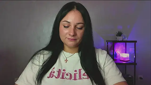 Emelyblum online show from September 8, 2025, 9:58 pm