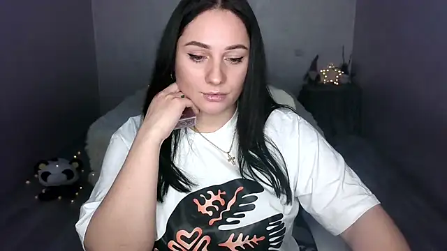 Emelyblum online show from March 1, 2025, 12:07 am