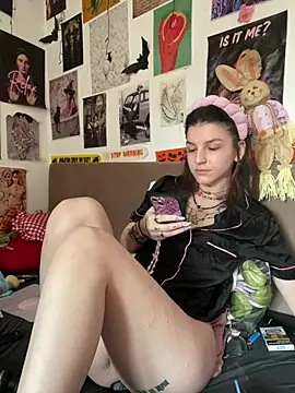 MoonAgnes online show from July 21, 2026, 6:26 am