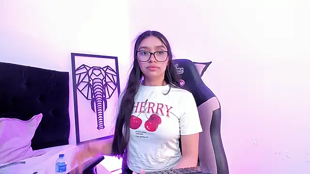 Stefanygp online show from November 4, 2025, 11:58 am