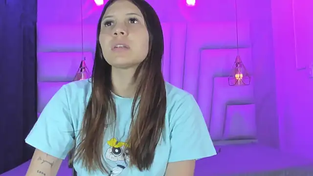 AngelaaCute  online show from April 5, 2026, 12:23 pm