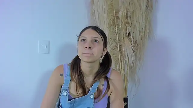 AngelaaCute  online show from March 5, 2025, 12:11 pm