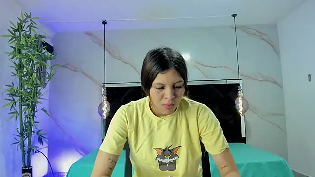 AngelaaCute  online show from September 10, 2025, 12:04 pm