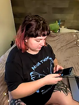 Snapshot of LadyRochester chatting on January 17, 2026, 1:47 pm LadyRochester online show from January 17, 2026, 1:47 pm