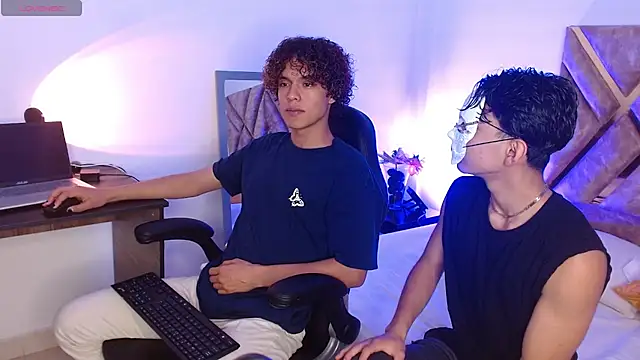 nickolas moon online show from March 8, 2025, 6:05 pm