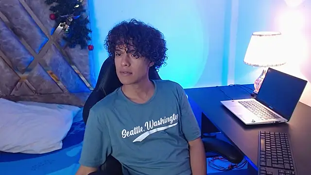 nickolas moon online show from December 28, 2024, 10:02 pm