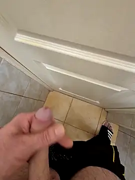 kisbiro77777 online show from October 19, 2025, 7:44 am