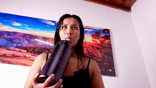 anisha x online show from October 30, 2025, 7:22 pm