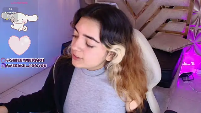 meraki fraise online show from December 17, 2025, 4:06 am