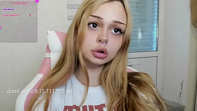 Snapshot of shy_melony chatting on June 24, 2026, 11:53 am shy melony online show from June 24, 2026, 11:53 am
