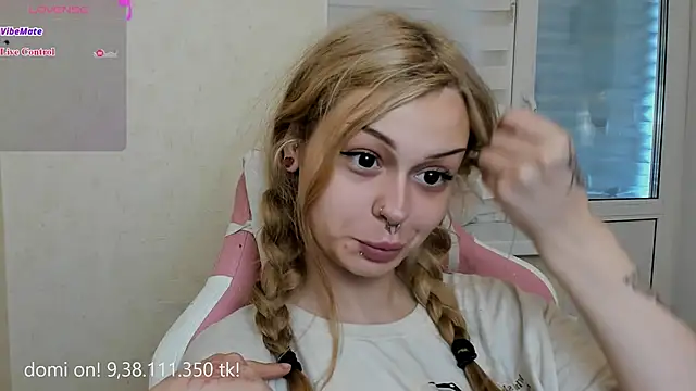 Snapshot of shy_melony chatting on July 5, 2026, 10:11 am shy melony online show from July 5, 2026, 10:11 am