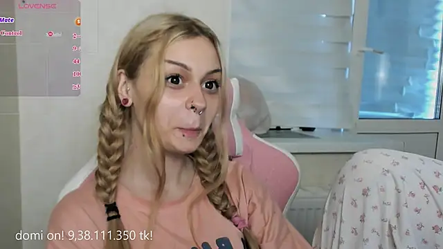 Snapshot of shy_melony chatting on July 11, 2026, 11:10 am shy melony online show from July 11, 2026, 11:10 am